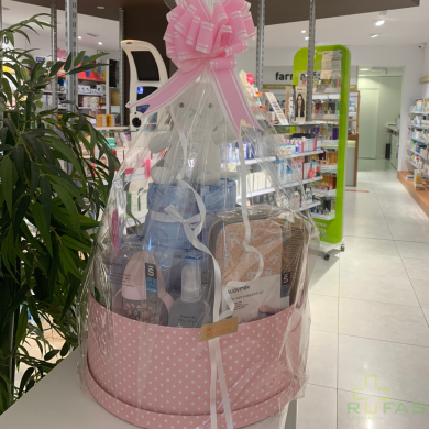 Canastilla de bebe caja redonda topitos rosa